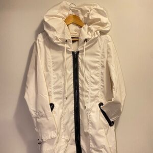 White fall jacket by Novelti
